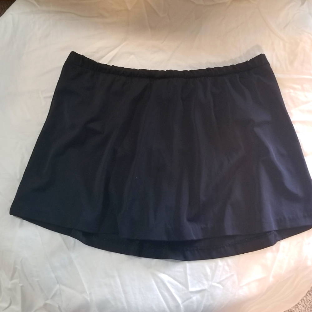 Full coverage swim skirt